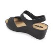 Leon Comfort 1080 női bőr kényelmi szandál fekete színben