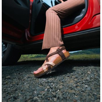 Leon Comfort 4305 női bőr szandál