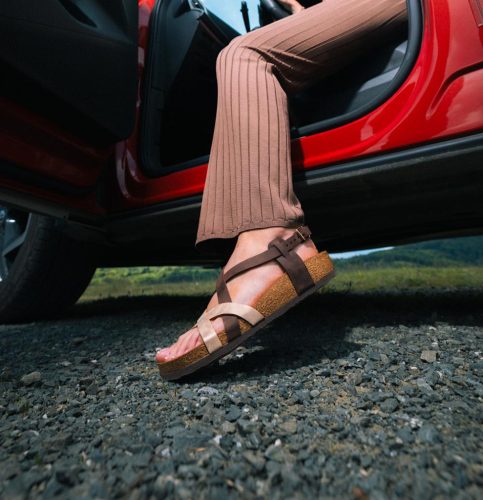 Leon Comfort 4305 női bőr szandál